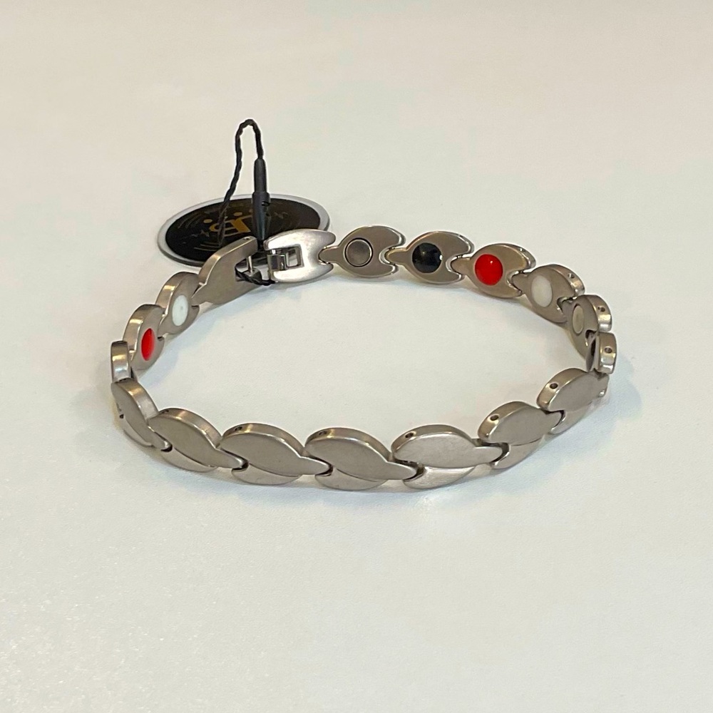 NWT UltraBand USA Titanium Healing Unisex Bracelet